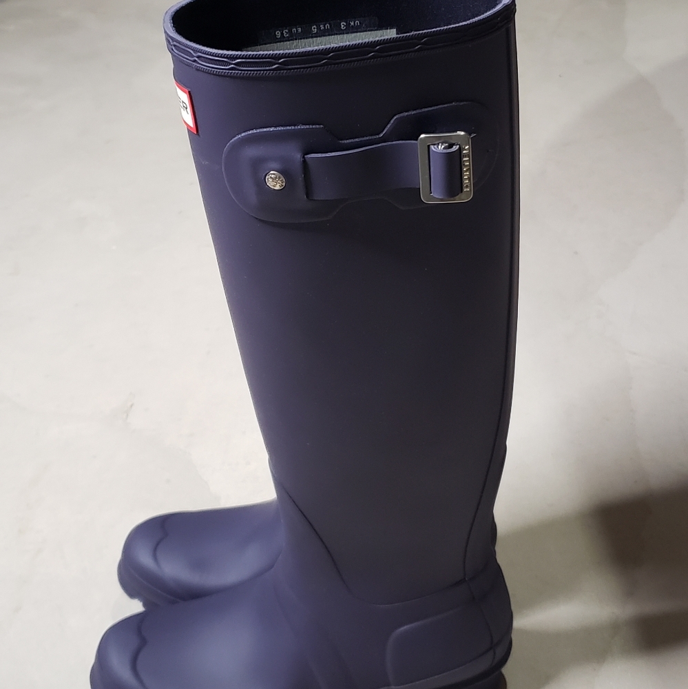 Hunter Original Tall Waterproof Rain Boot purple sz (5) MSRP $160 NEW - Picture 10 of 13